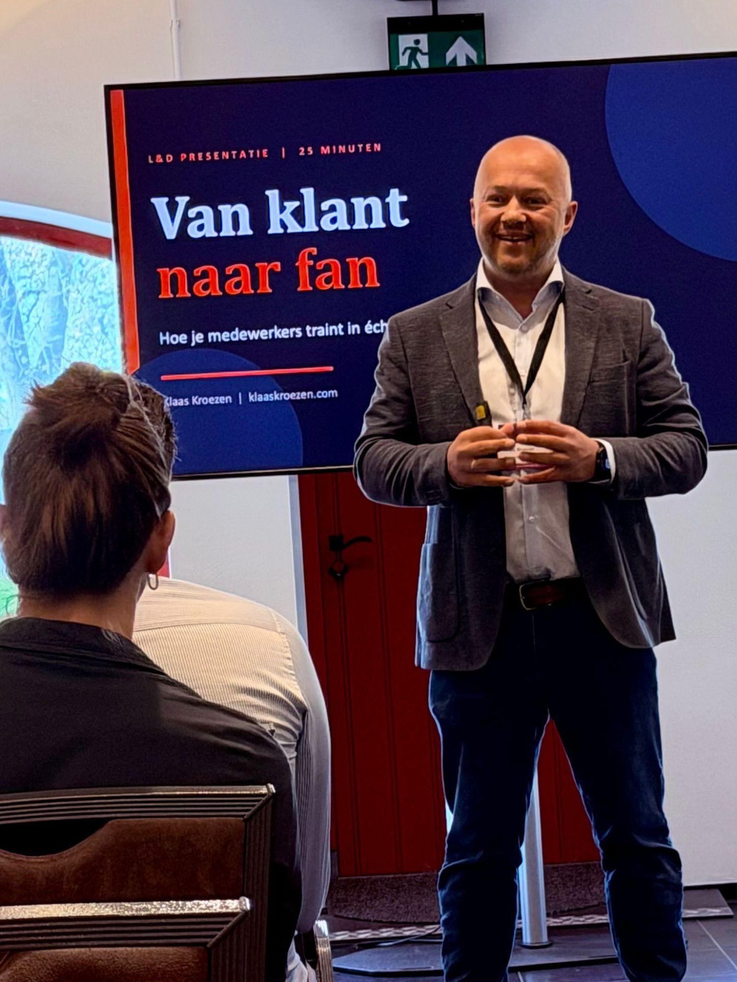Klaas geeft de masterclass Van klant naar fan